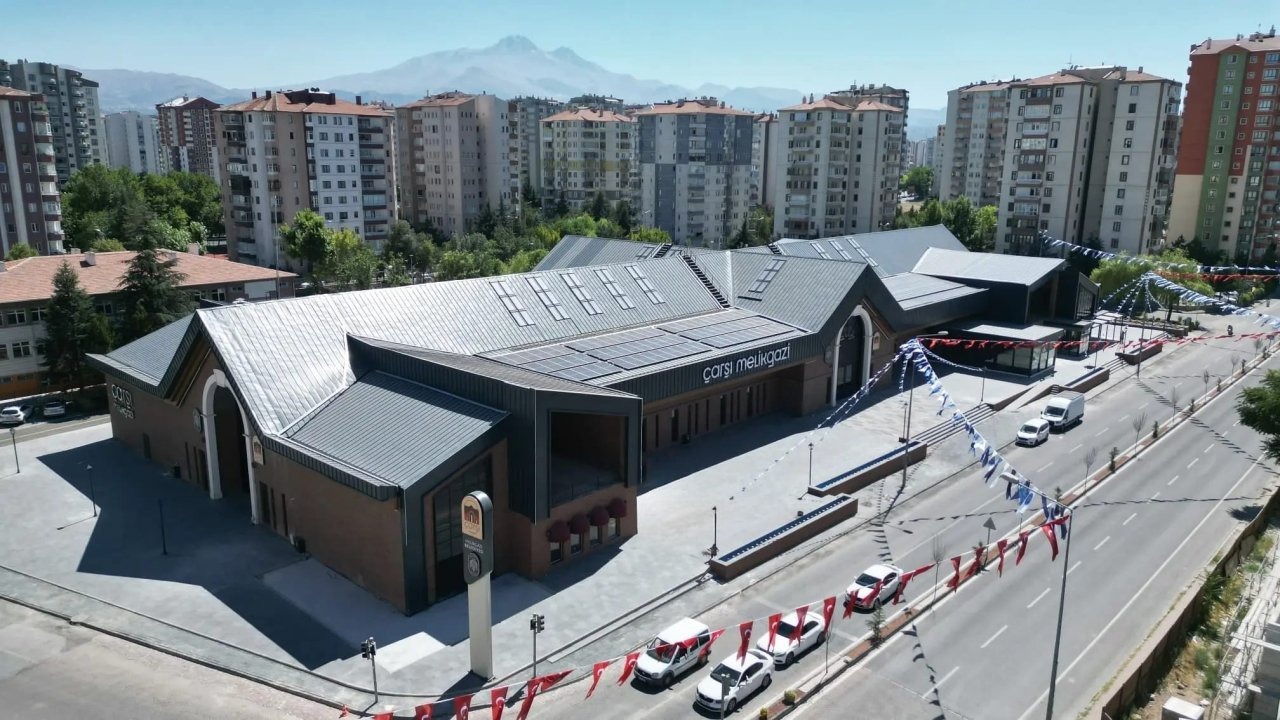 Kayseri'de il protokolü "Çarşı Melikgazi"yi gezdi