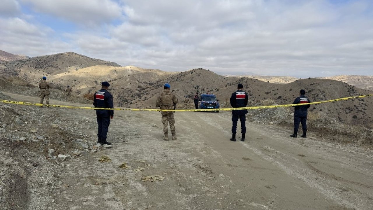 Sivas&#039;ta demir madeni ocağında göçük altında kalan kişiyi arama çalışması sürüyor