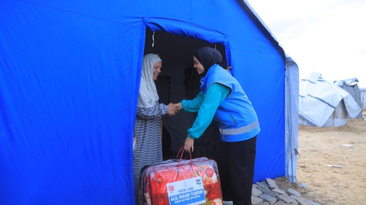 Türkiye Diyanet Vakfı, Gazze&#039;de 5 bin ihtiyaç sahibine kışlık battaniye dağıttı