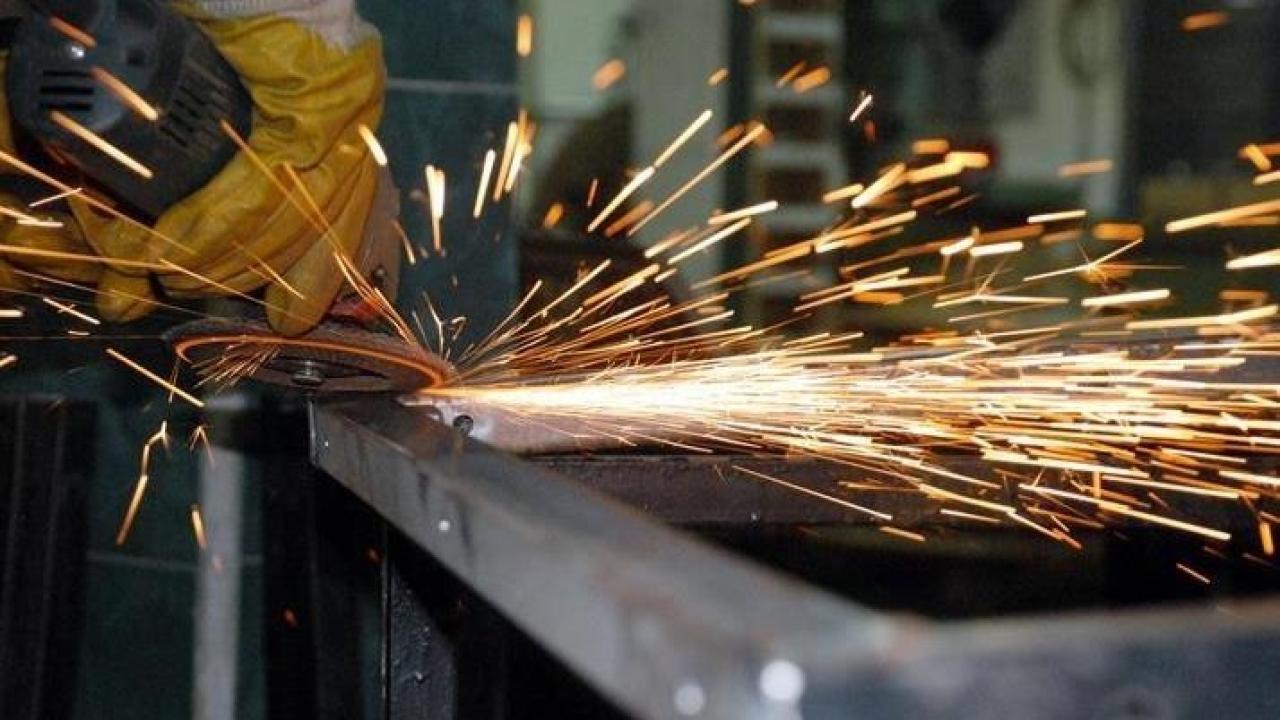 Türkiye&#039;de imalat sektöründe çalışan sayısı son 5 yılda yüzde 26 artarak 4 milyon 247 bin 85&#039;e ulaştı.