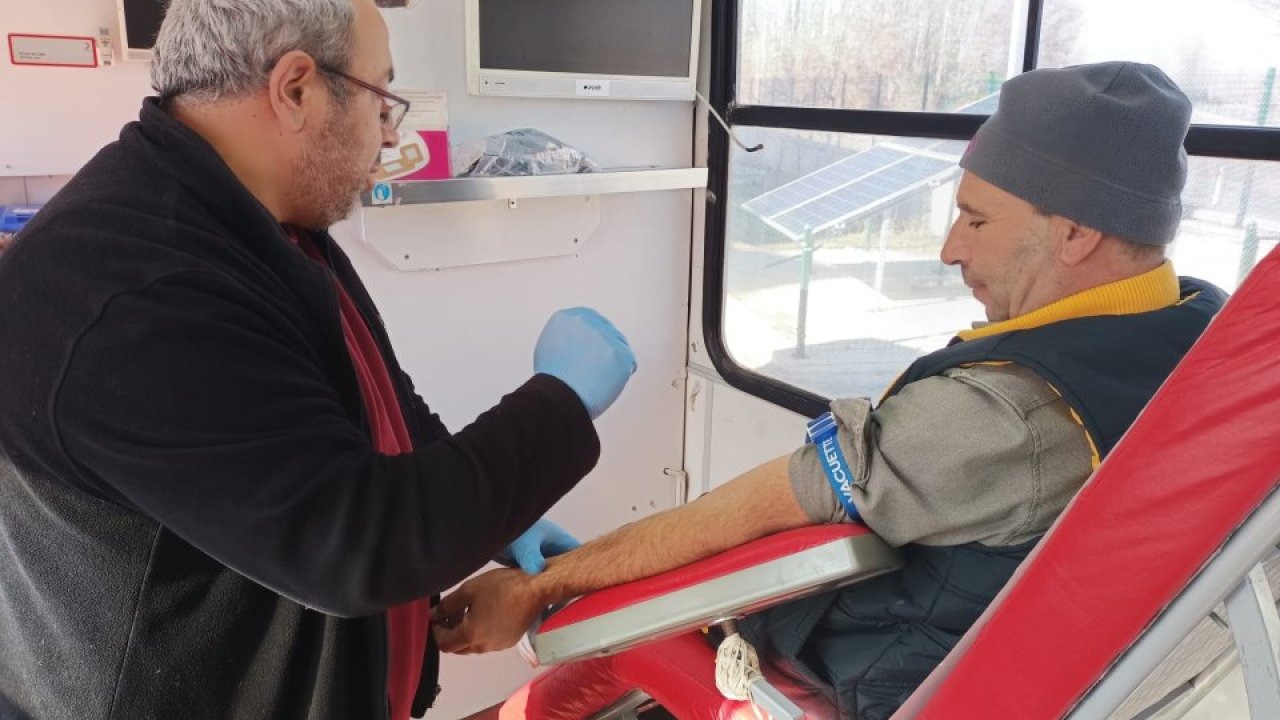 Ulaş'ta öğrenci velileri kan bağışı kampanyasına destek verdi