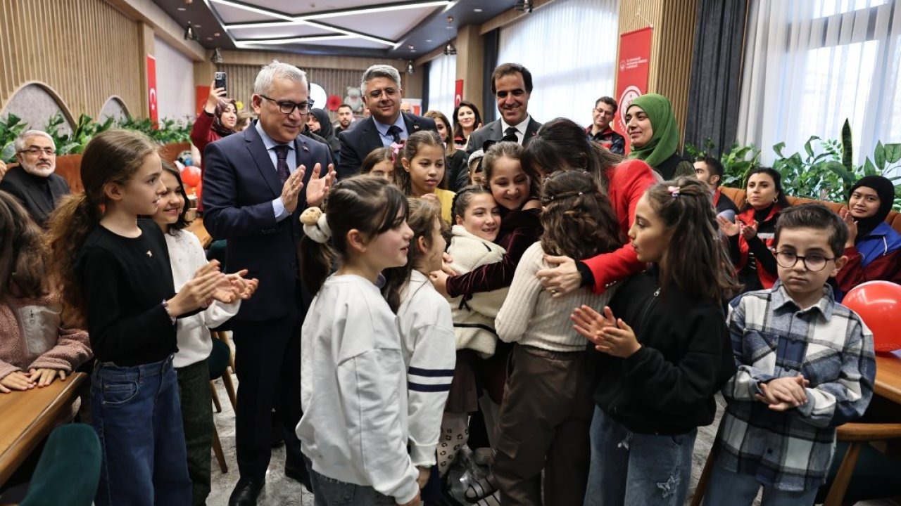 Vali Şimşek'ten Şehit Uzman Çavuş Ümit Üzüm'ün çocuklarına süpriz doğum günü