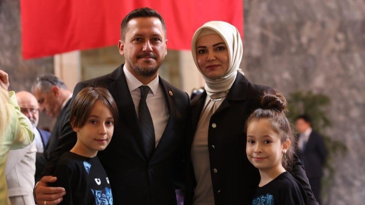 Vekil Eser duygulandır