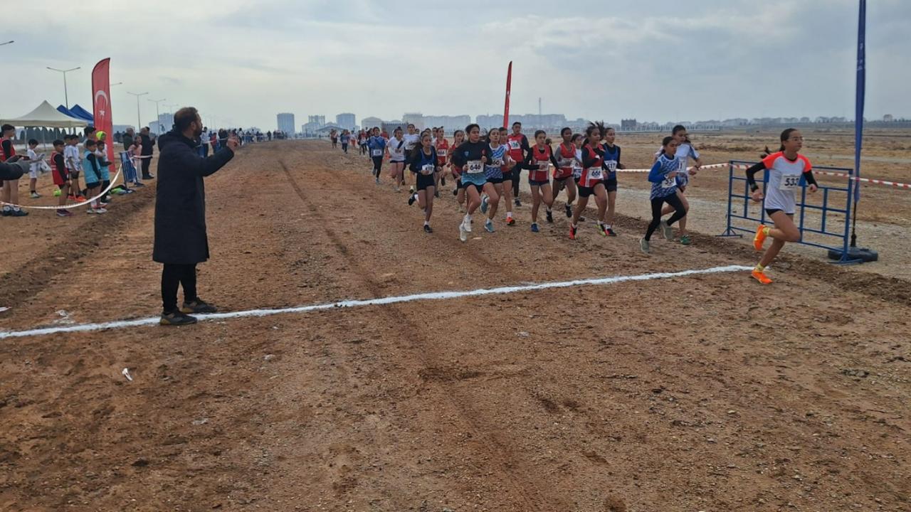 250 sporcu Karaman’da yarıştı