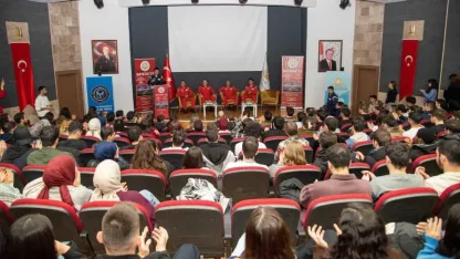 Türk Yıldızları Konya'da öğrencilerle buluştu