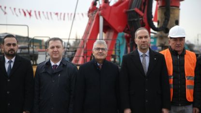 Niğde Valisi Çelik ile Belediye Başkanı Özdemir, yapımına başlanan alt geçitte incelemede bulundu