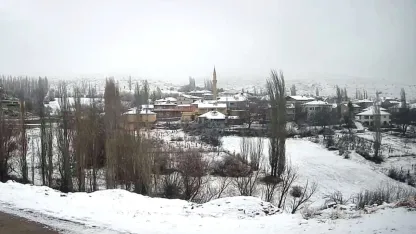 Gemerek'te kar yağışı etkili oldu