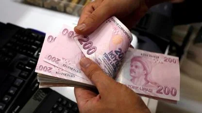 Aylıklar hesaplara yatırılmaya başlandı