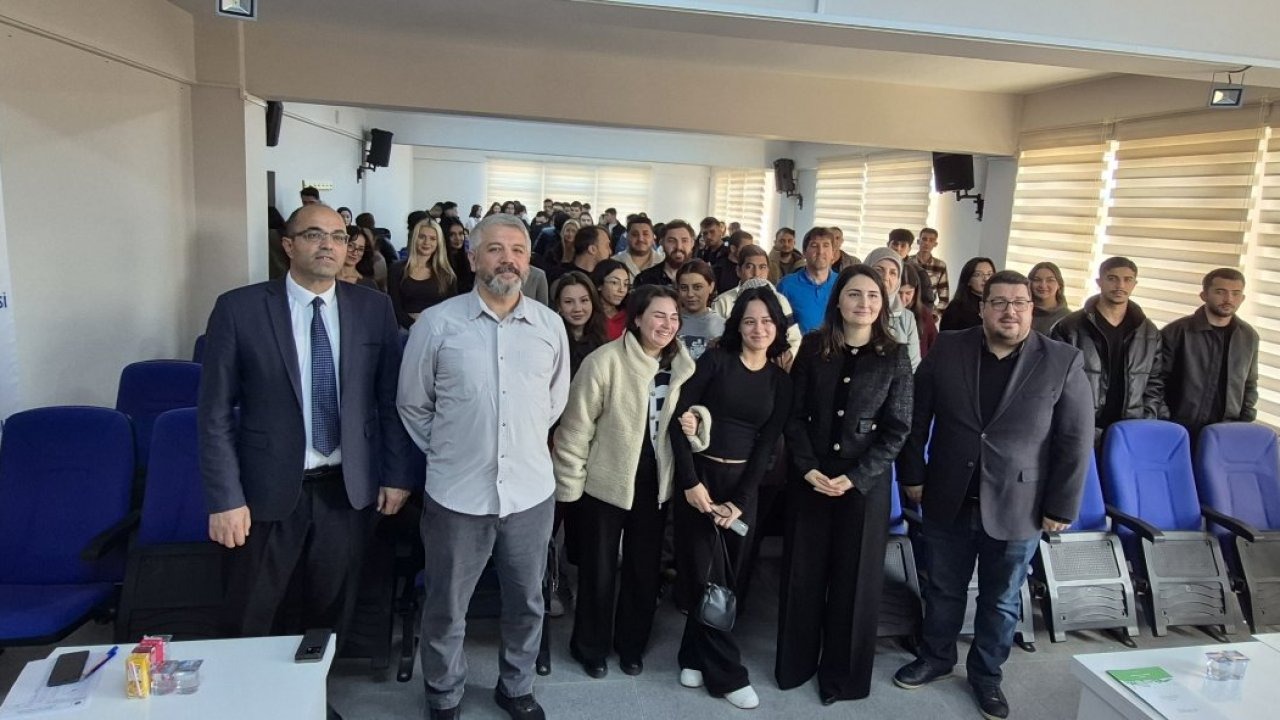 Bahşılı&#039;da &quot;İnsan Hakları&quot; konulu panel düzenlendi