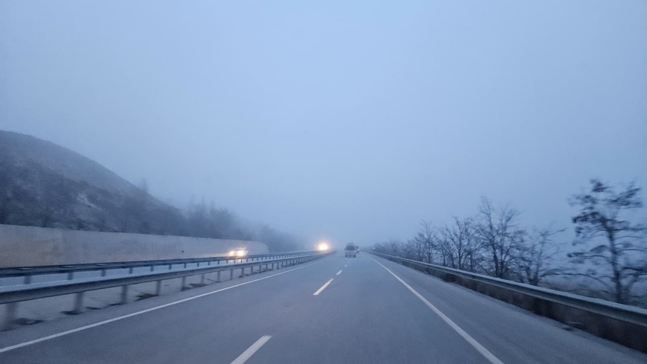 Çankırı-Ankara kara yolunda sis etkili oluyor