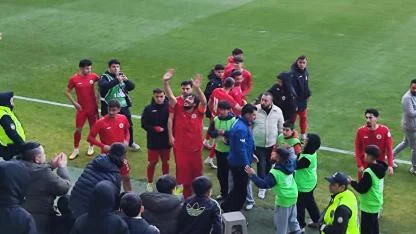 Gemiyi kaptan kurtardı