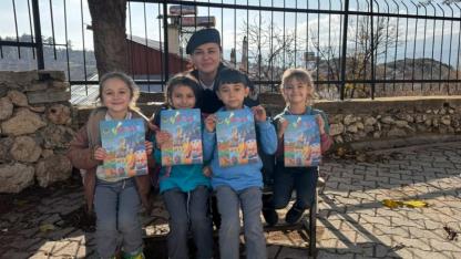 Jandarma kadın ve çocuklar için sahada