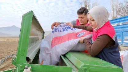 Karaman’da 6 arpa çeşidi toprakla buluştu