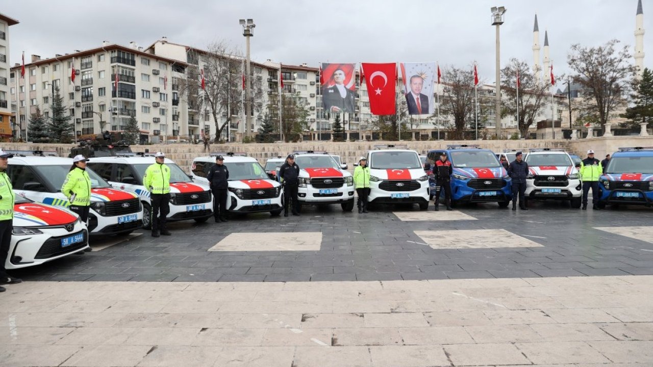 Sivas&#039;ta emniyet ve jandarma teşkilatlarına 62 araç tahsis edildi