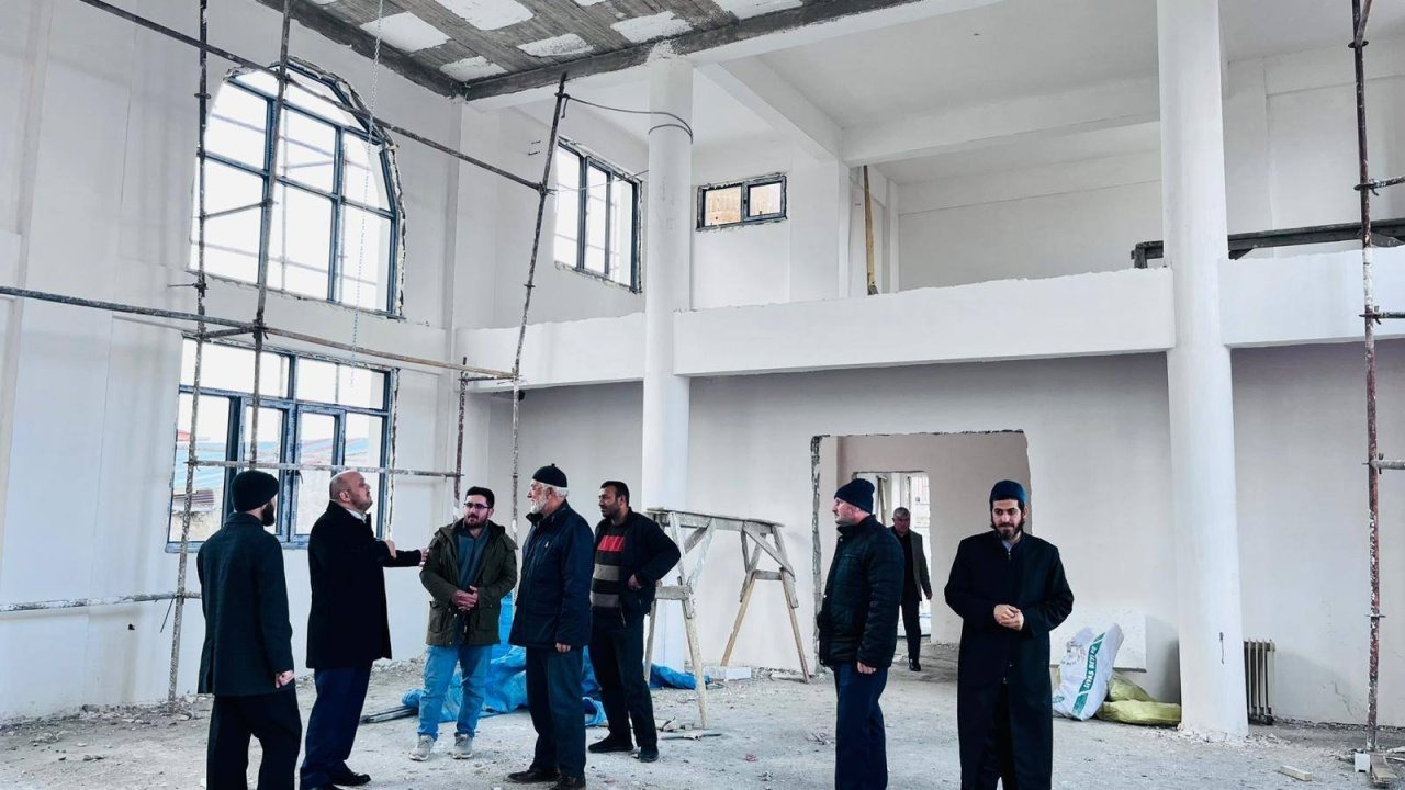 Ulaş'ın Kazanpınar köyündeki cami inşaatında çalışmalar sürüyor