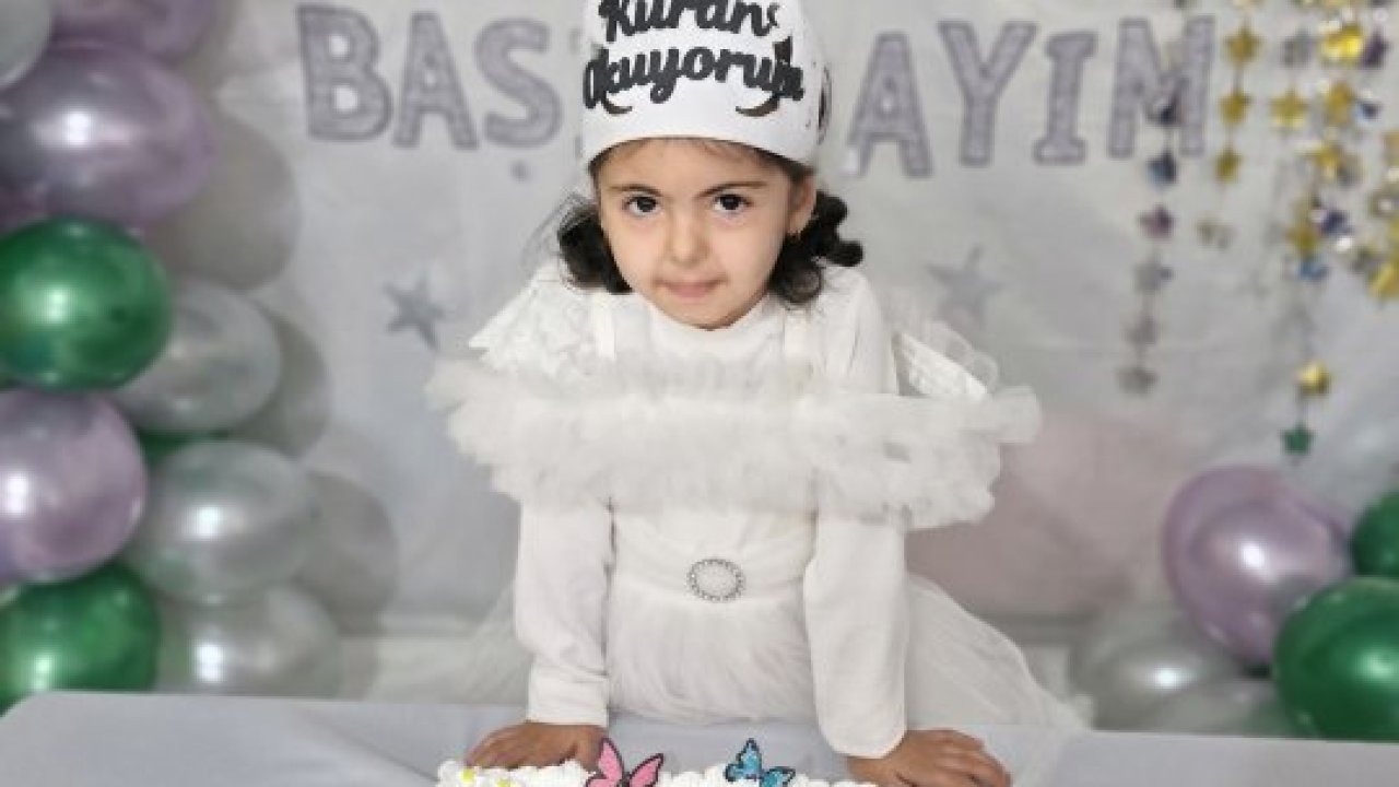 Ulaş&#039;ta 4 yaşındaki öğrenci Kur&#039;an-ı Kerim okumanın sevincini yaşadı