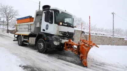Melikgazi Belediyesi ekiplerinin karla mücadele çalışmaları devam ediyor