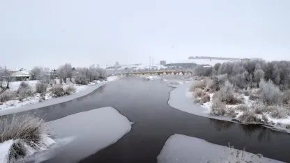 Sivas'ta Kızılırmak Nehri'nin bazı kısımları buz tuttu