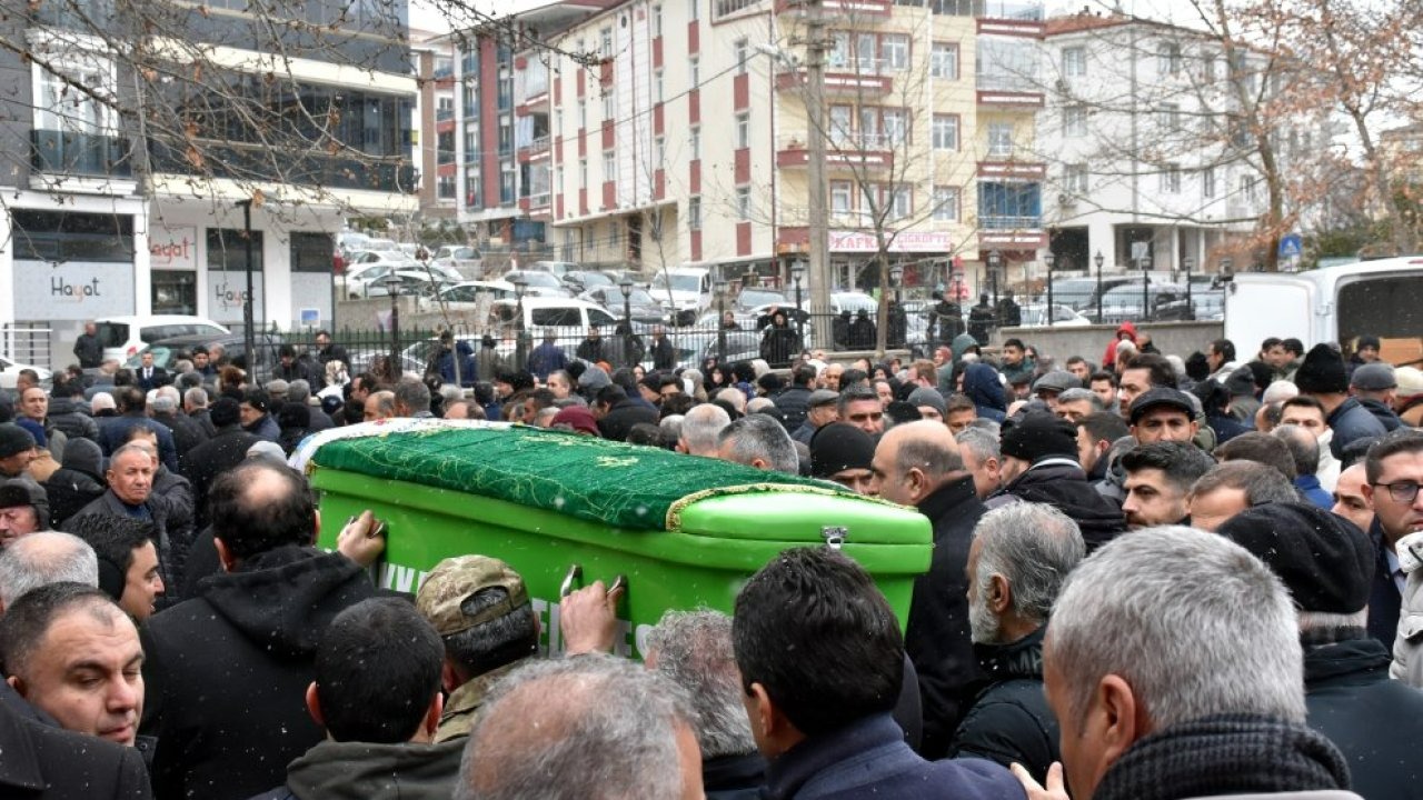 Adalet Bakan Yardımcısı Can'ın vefat eden kayınvalidesinin cenazesi Kırıkkale'de toprağa verildi