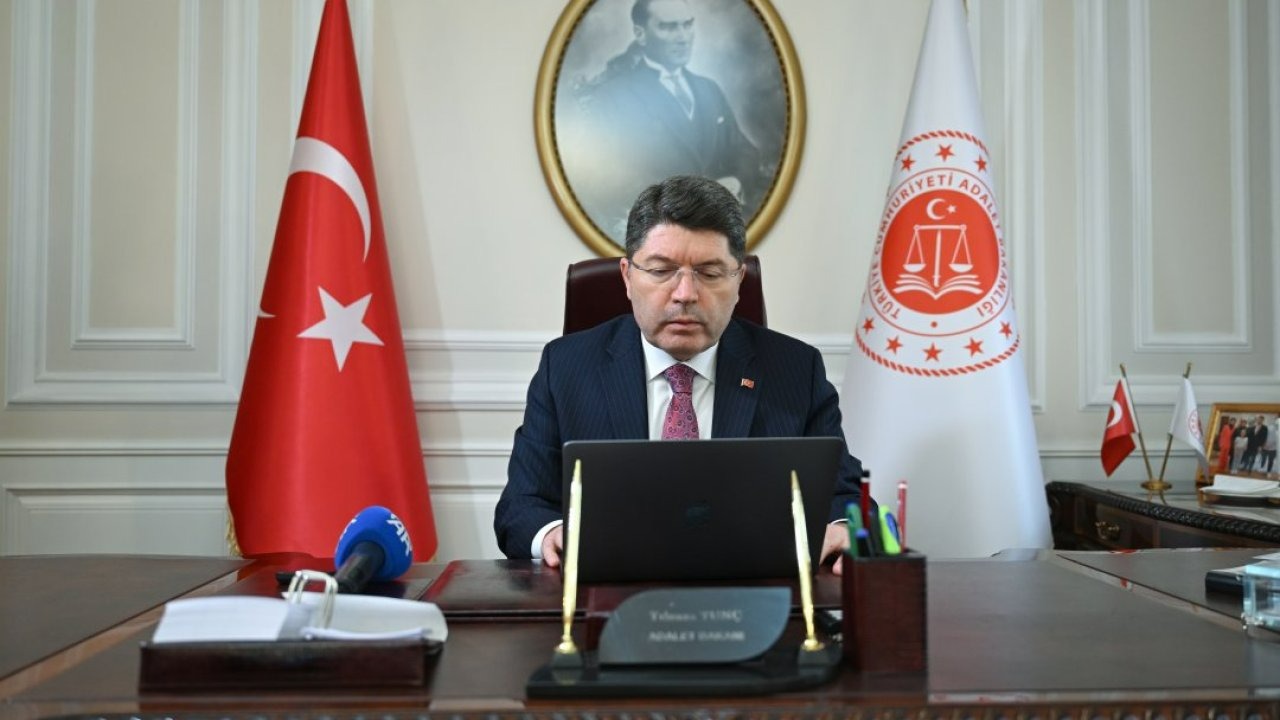 Adalet Bakanı Tunç, AA'nın "Yılın Kareleri" oylamasına katıldı