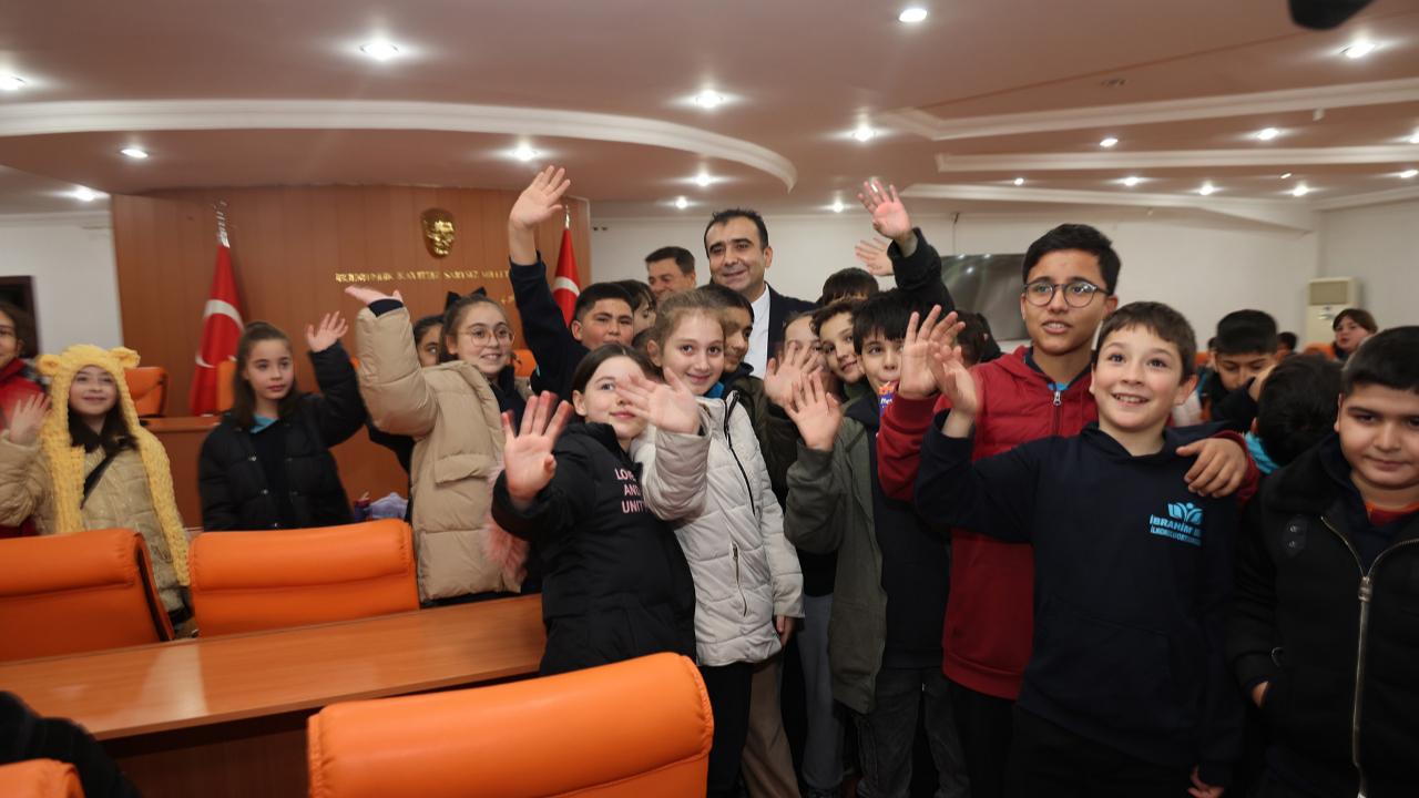 Başkan Kalaycı öğrencileri ağırladı