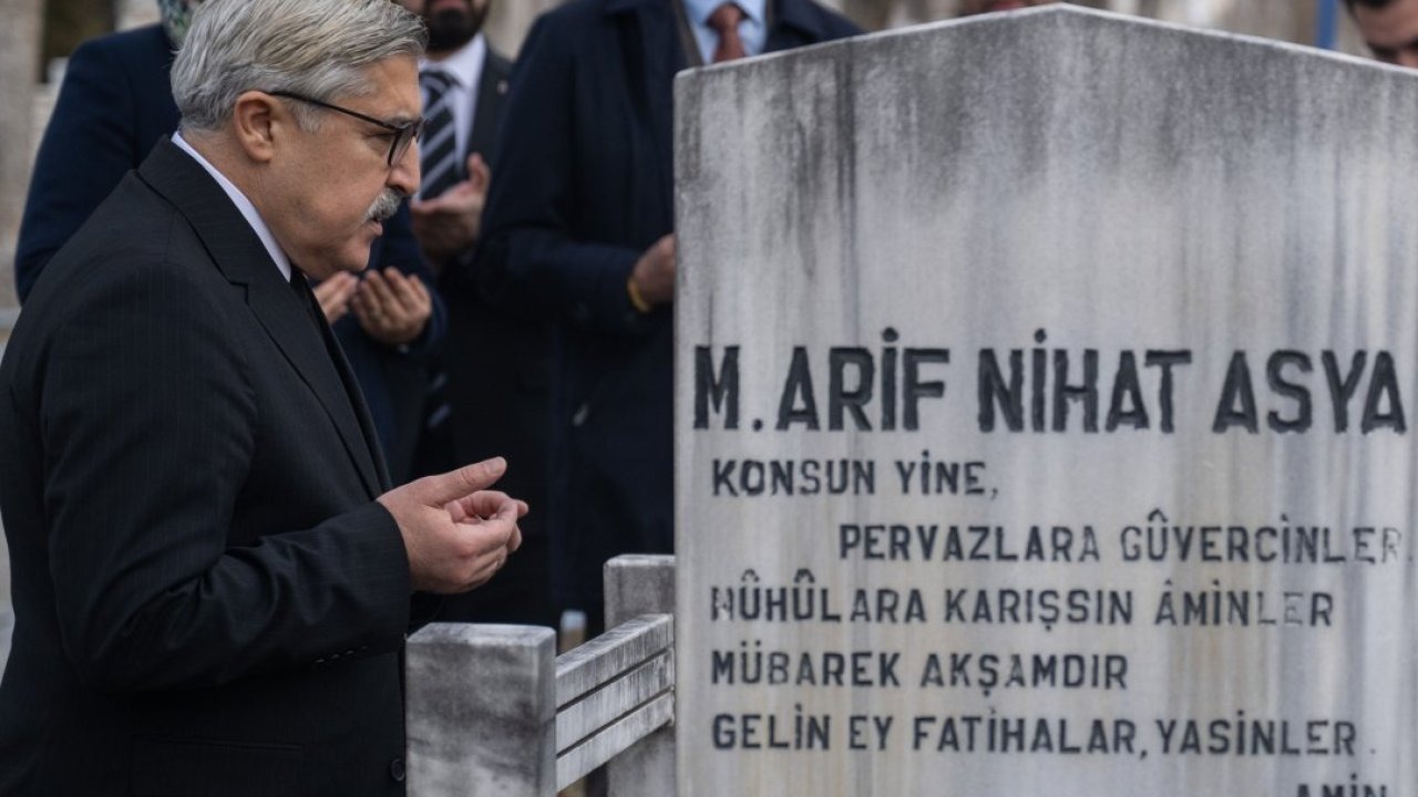 "Bayrak Şairi" Arif Nihat Asya vefatının 51. yılında kabri başında anıldı