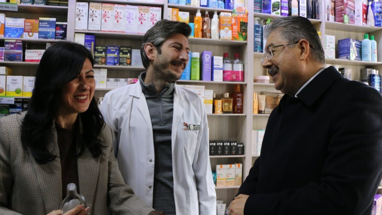 Eskişehir Valisi Yılmaz, Odunpazarı'nda esnafı ziyaret etti