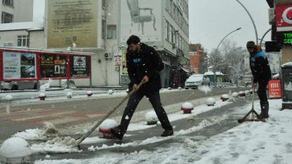 Karaman Belediyesi gece gündüz sahada