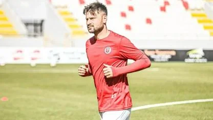 Karaman FK’da yaprak dökümü başladı