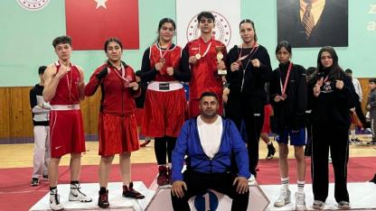 Karamanlı boksörlerden büyük gurur