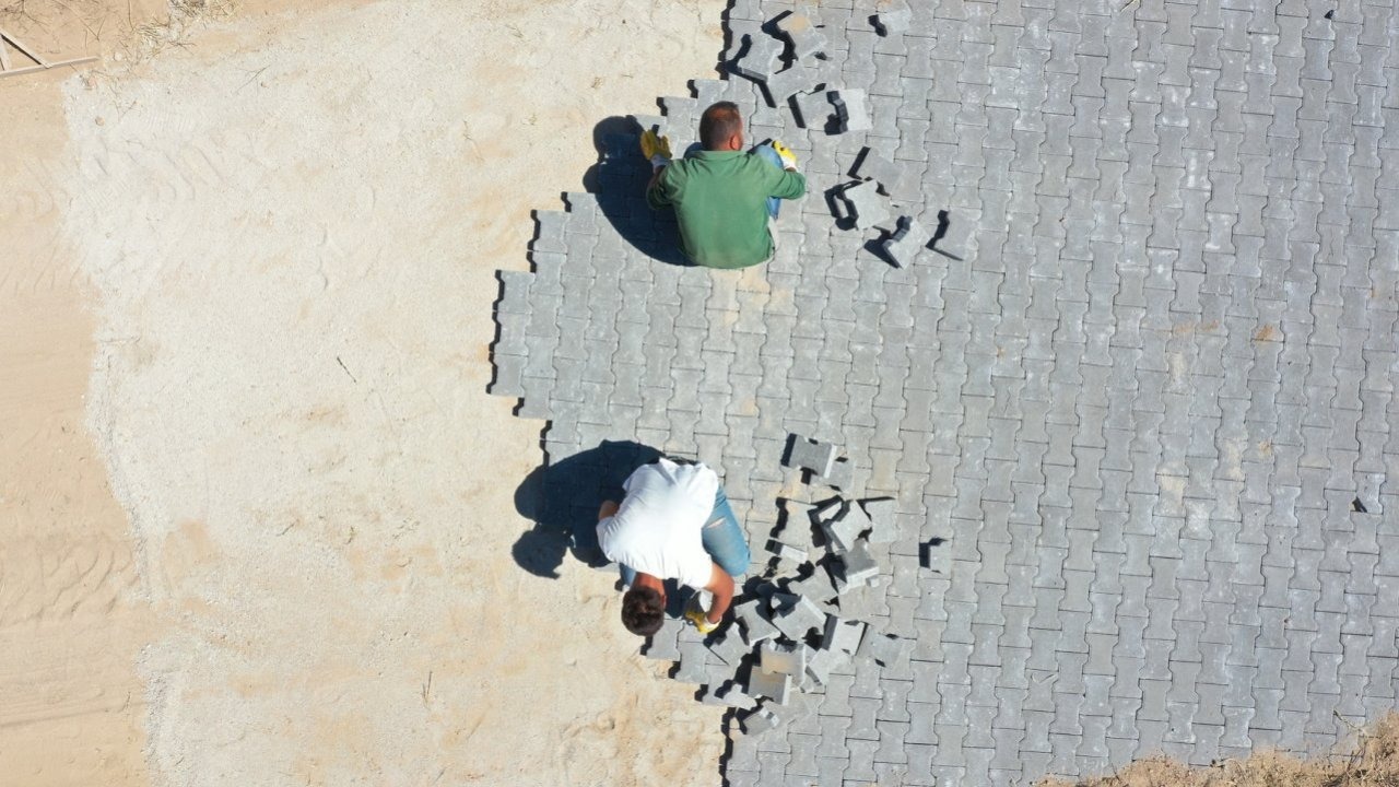 Kayseri Büyükşehir Belediyesinden, kırsal mahallelere 108 milyon liralık kilit parke yatırımı