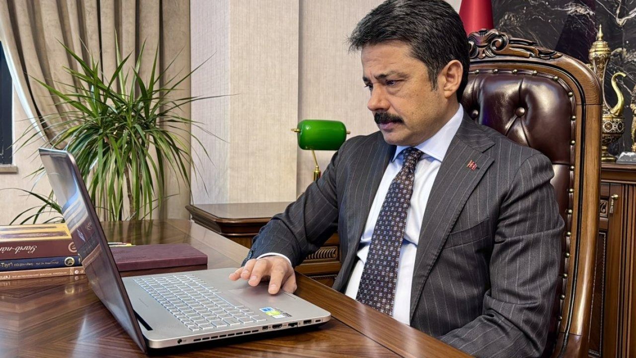 Kırşehir Valisi Demiryürek, AA'nın "Yılın Kareleri" oylamasına katıldı