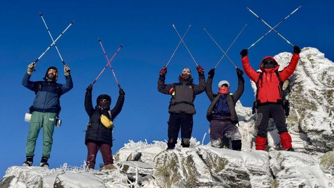Kırşehirli dağcılar, 2026 yılının ilk tırmanışını Gönül Dağı'na gerçekleştirdi