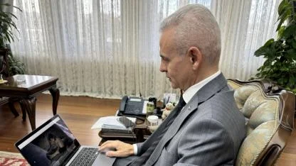 Vali Çiçekli oyunu kullandı