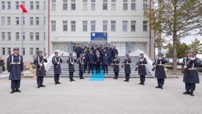 Vali Çiçek Jandarmadan brifing aldı