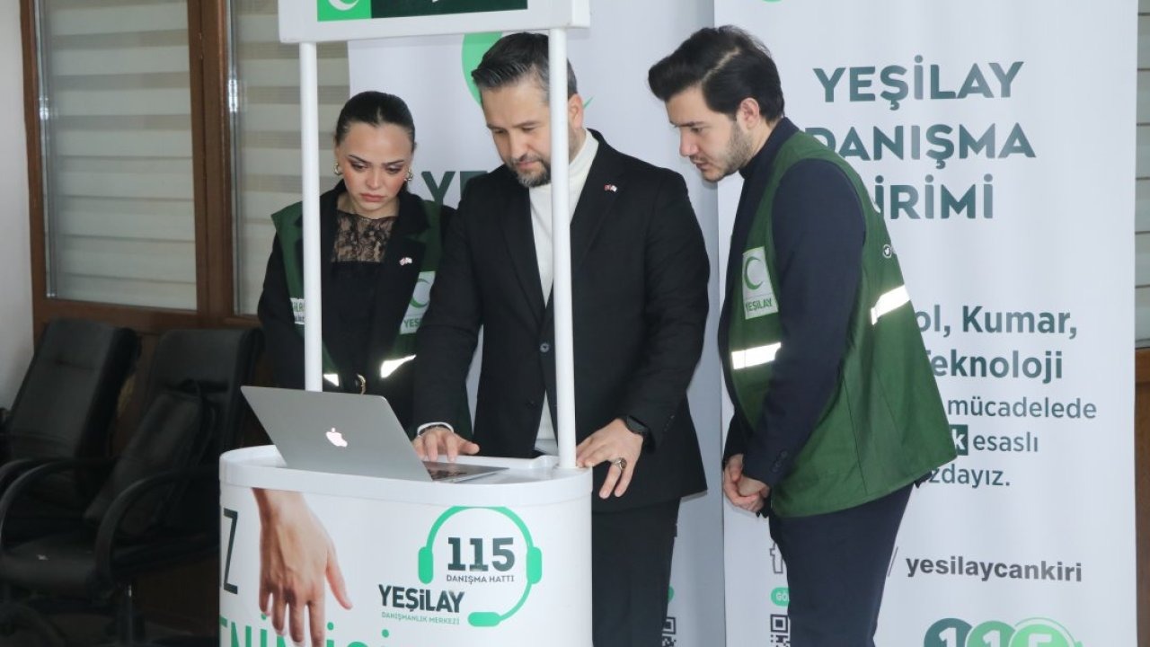 Yeşilay Çankırı Şube Başkanı Özcan, AA'nın "Yılın Kareleri" oylamasına katıldı