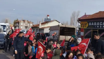 Ulaş'ta öğrenciler bayrak yürüyüşü yaptı