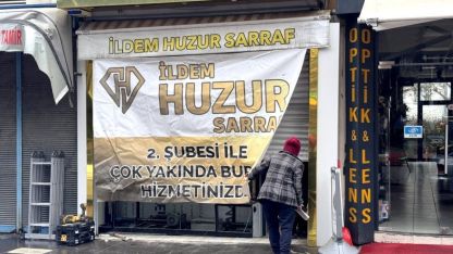 Kayseri'de forkliftle kepenk ve camları kırılan kuyumcudan hırsızlık yapıldı