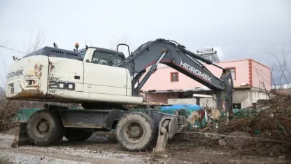 Niğde'de sağanak hayatı olumsuz etkiledi