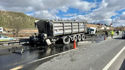 Eskişehir'de bariyere çarpan tırın sürücüsü yaralandı