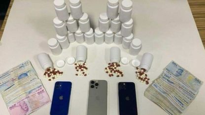 Kırşehir'de uyuşturucu operasyonunda yakalanan 2 zanlı tutuklandı