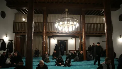 Kayseri'de restorasyonu tamamlanan tarihi cami teravih namazıyla ibadete açıldı