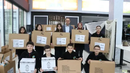 "İyilik timi" oluşturan öğrenciler depremzede akranları için kolları sıvadı