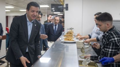 Saadet Partisi Genel Başkanı Arıkan, "Geleneksel Ahi İftarı"nda yetim çocuklarla bir araya geldi