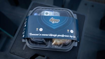 AK Parti Gençlik Kolları "İftara 5 Kala" programı kapsamında vatandaşlara iftarlık dağıttı