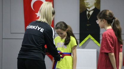 Avrupa şampiyonu tekvandocu Gülsena'nın yeni hedefi kürsüye öğrencilerini taşımak