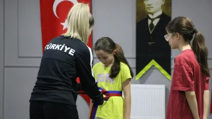 Avrupa şampiyonu tekvandocu Gülsena'nın yeni hedefi kürsüye öğrencilerini taşımak