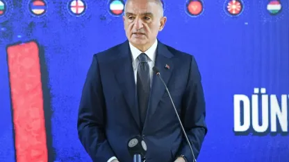 Kültür ve Turizm Bakanı Ersoy, "Dünya Dillerinde Türkçe" sözlüğünü tanıttı: