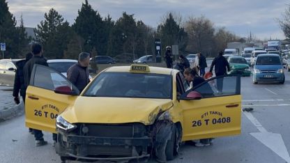 Eskişehir'de zincirleme trafik kazasında 3 kişi yaralandı