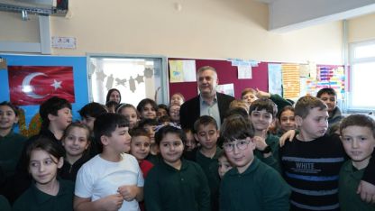 Çubuk Belediye Başkanı Demirbaş, okul ziyareti yaptı